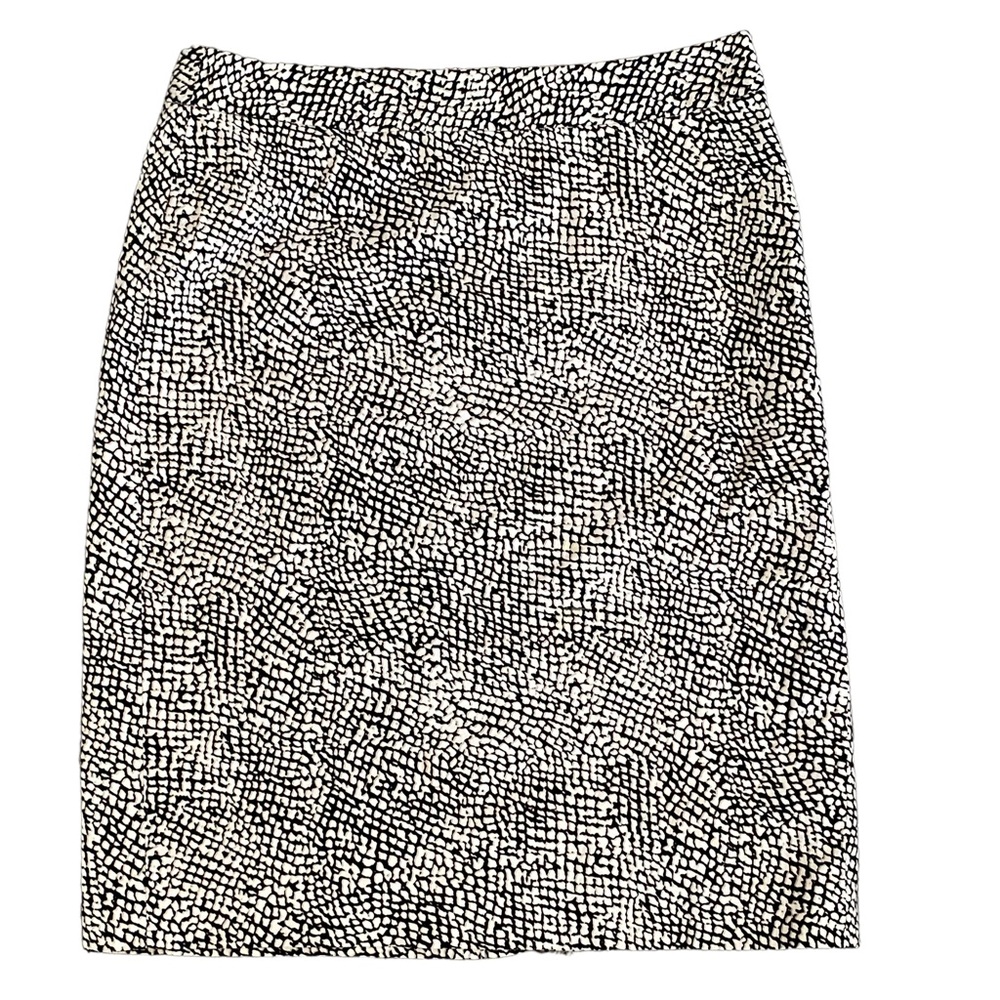 Banana Republic Black Ivory Skirt Womans Size 4 Pencil Slit Back Cotton Spandex